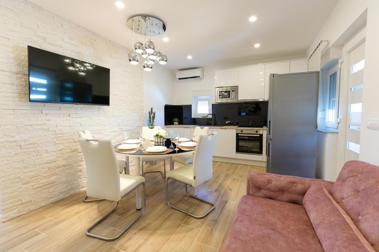 Apartman Laura Vir Exterior foto