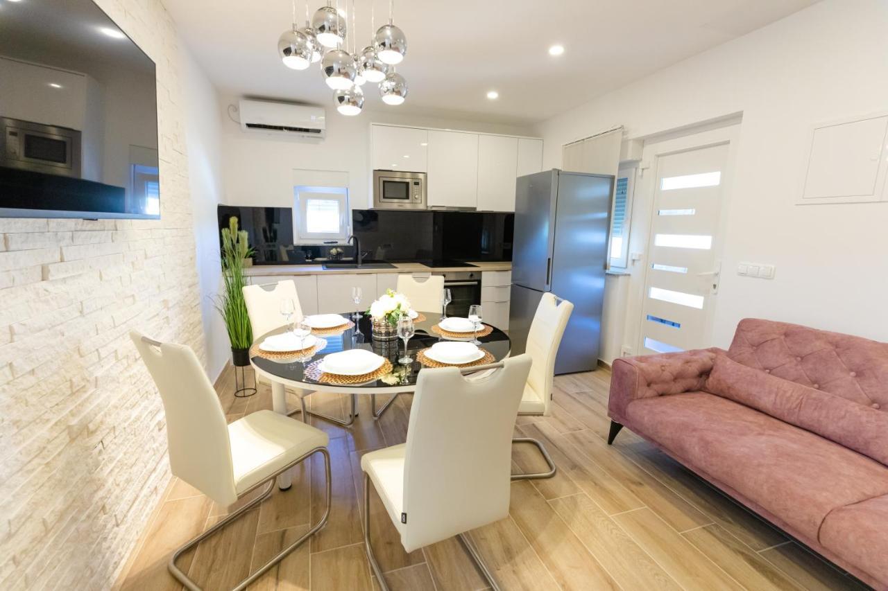 Apartman Laura Vir Exterior foto