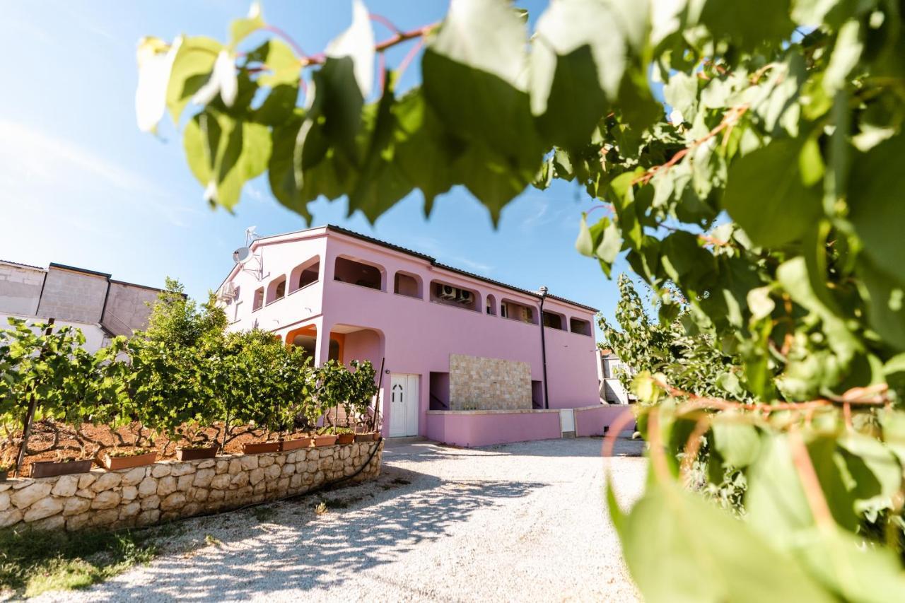 Apartman Laura Vir Exterior foto