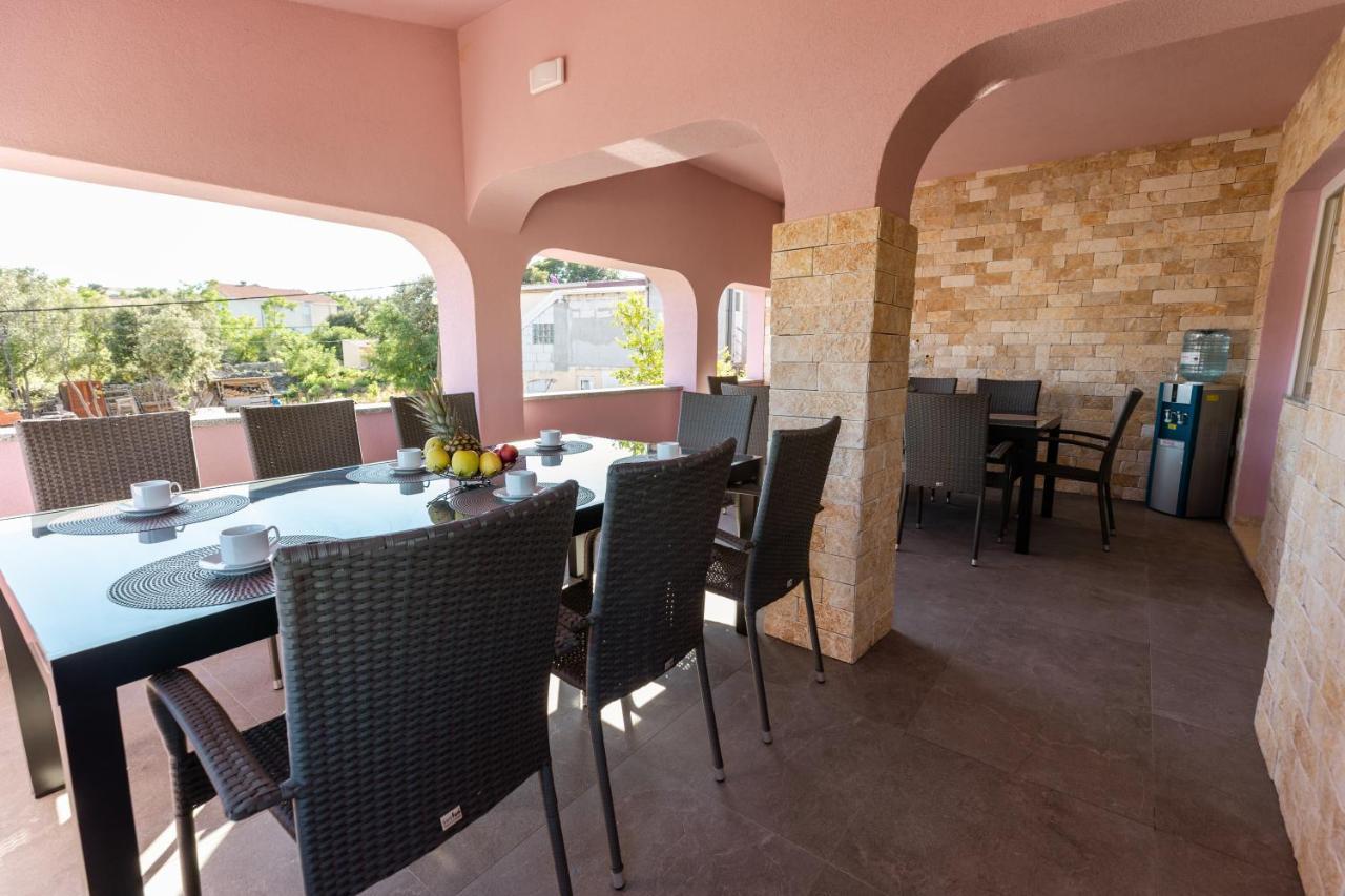 Apartman Laura Vir Exterior foto