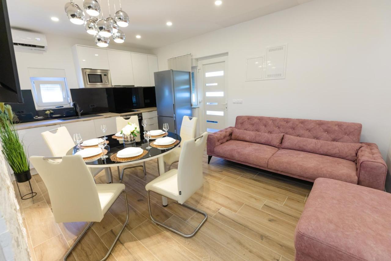 Apartman Laura Vir Exterior foto