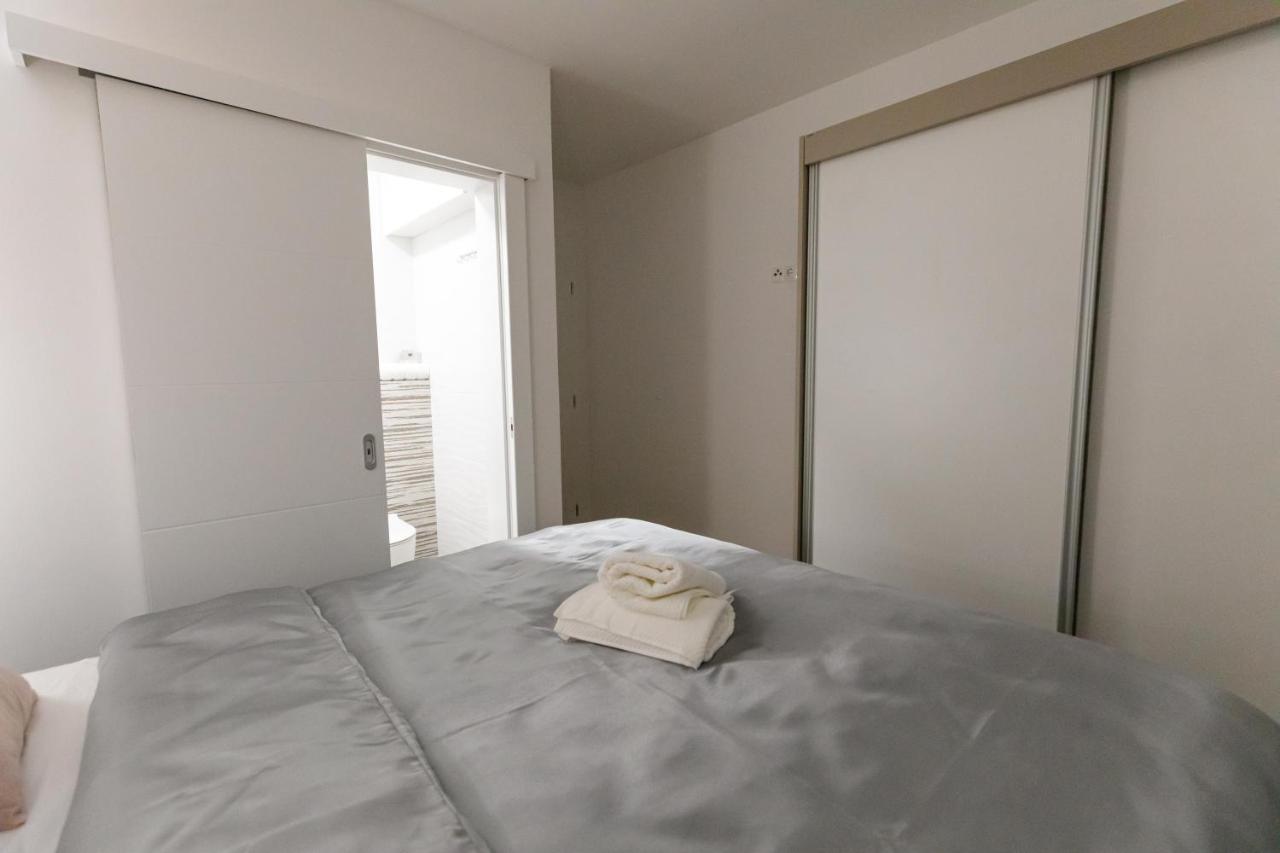 Apartman Laura Vir Exterior foto
