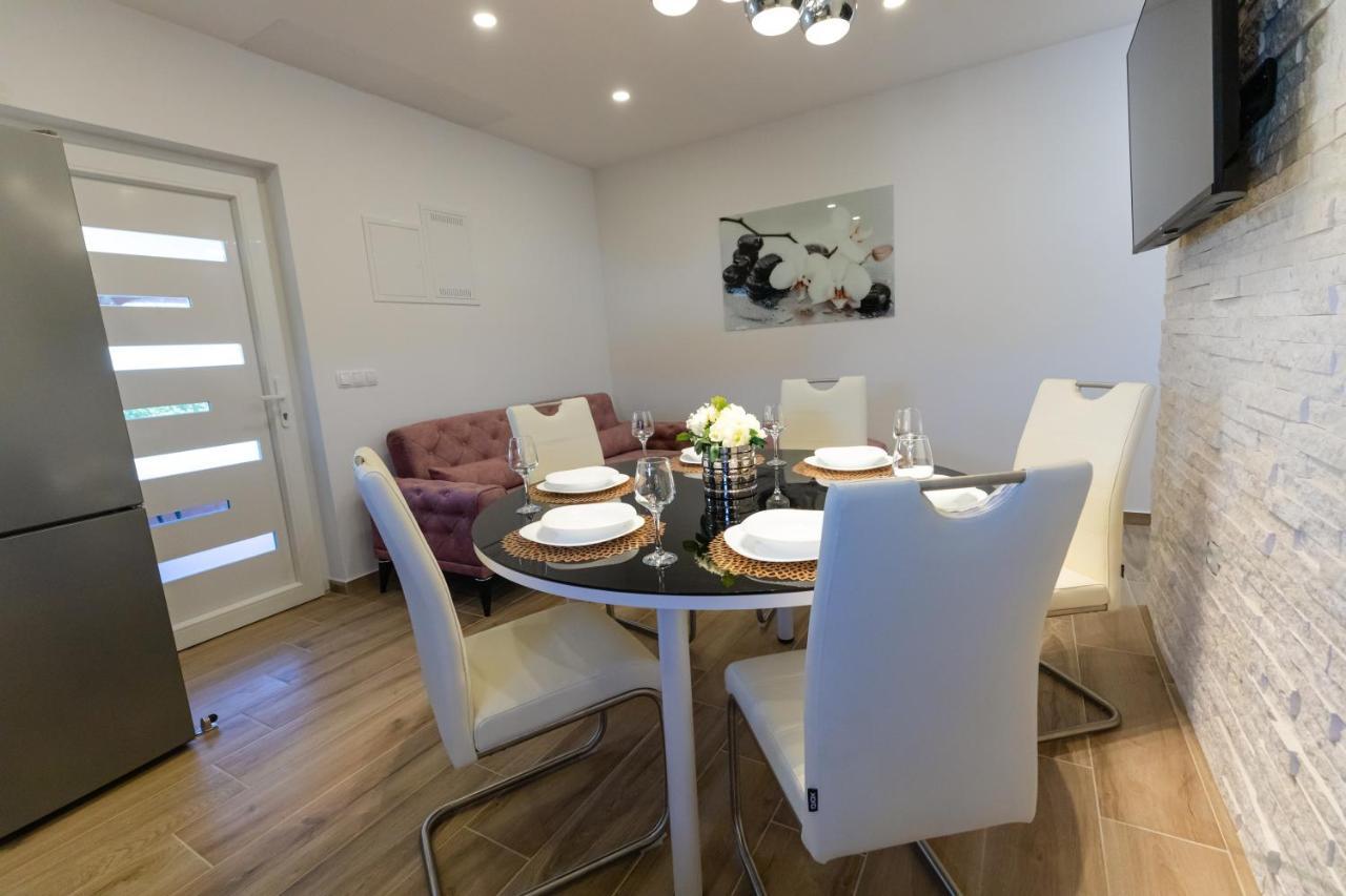 Apartman Laura Vir Exterior foto
