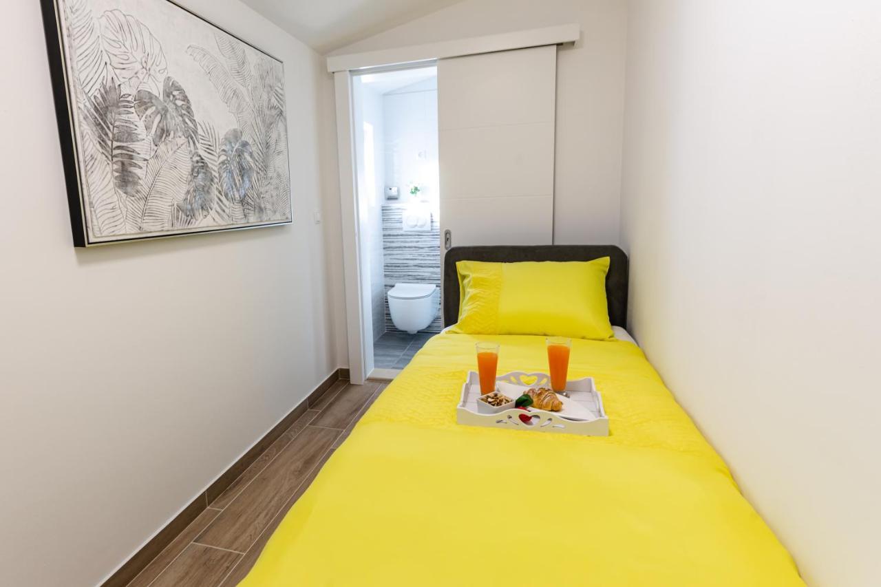 Apartman Laura Vir Exterior foto